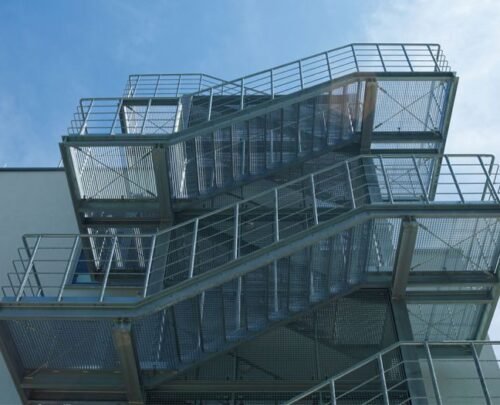 menekulo-es-tuzlepcsok-egyeneskaru-lepcso